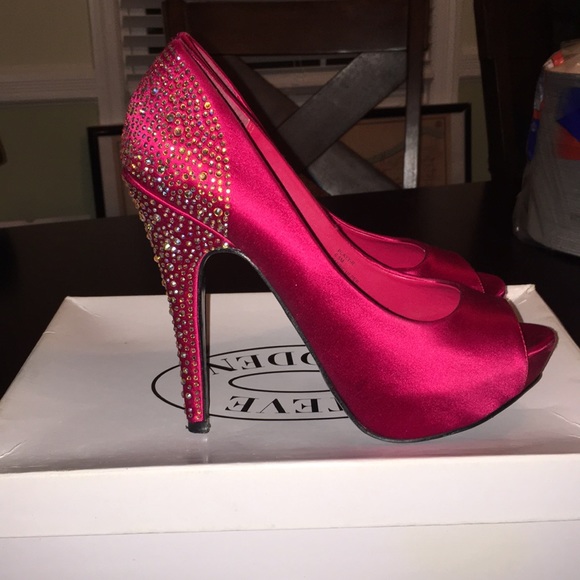 Steve Madden Peep Toe Pump - Picture 4 of 6